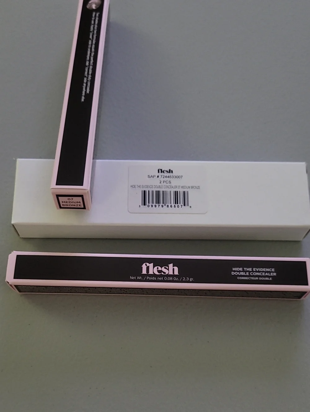 flesh Hide The Evidence Double Concealer — Medium Bronze (Pink & Black)